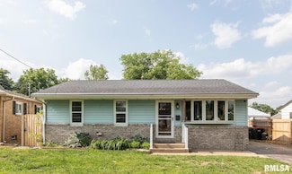 417 Edgewood Dr, Pekin, IL 61554