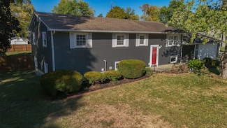 102 W Douglas St, Saint Joseph, IL 61873