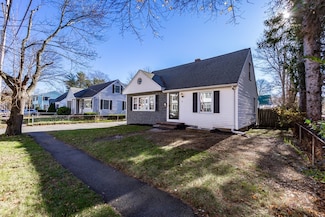 3 Veterans Memorial Dr, Peabody, MA 01960