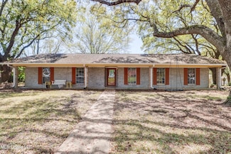 12413 Hanover Dr, Ocean Springs, MS 39564