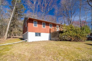 20 Dove Ln, Kerhonkson, NY 12446