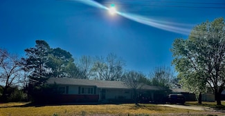504 N Montgomery St, Clarksville, AR 72830