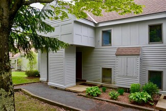 5 1st Ln, Wilmington, VT 05363
