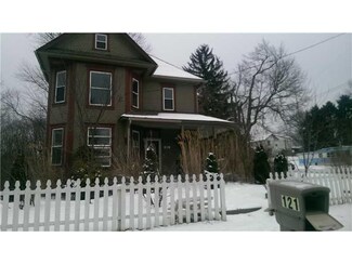 121 Main St, West Sunbury, PA 16061