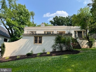 4740 34th St N, Arlington, VA 22207