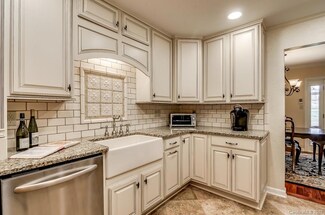 8323 Meadow Lakes Dr Unit 8323, Charlotte, NC 28210