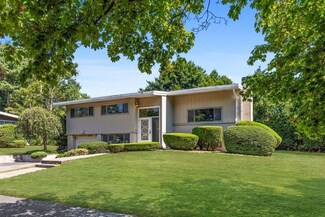 11 June Ln, Newton Center, MA 02459