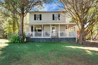 373 Jennys Cove Rd, Cleveland, GA 30528