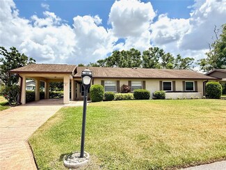 503 Finsbury Cir Unit A, Sun City Center, FL 33573