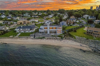 30 Beachfront Ln, New Rochelle, NY 10805