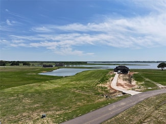 705 Peninsula Dr, Honey Grove, TX 75446