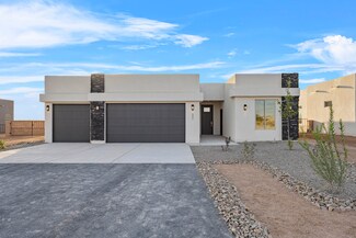 521 2nd St NE, Rio Rancho, NM 87124