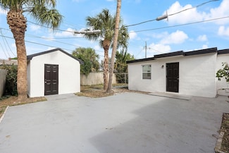617 54th St, West Palm Beach, FL 33407