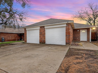 4966 Willie St, Fort Worth, TX 76105