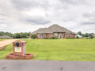 1301 Echo Dr, Edmond, OK 73034
