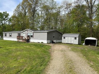 8735 Colonial Ln, Linesville, PA 16424