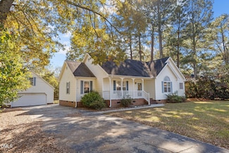 112 S Lakeside Dr, Smithfield, NC 27577