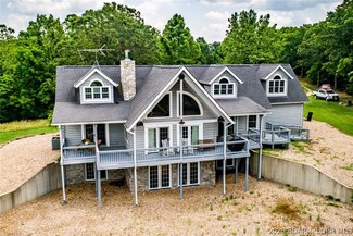 911 Hawkeye Ridge Rd, MacKs Creek, MO 65786