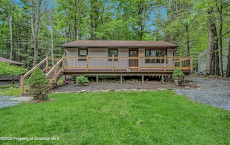 40 Honey Bear Rd, Lake Ariel, PA 18436