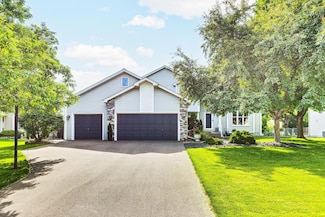 9560 Hillingdon Rd, Woodbury, MN 55125