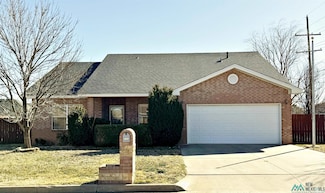 2101 Howard Cowper Dr, Clovis, NM 88101