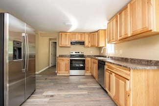 98 Rod Key St, Lyndonville, VT 05851