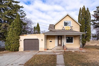 204 Gorgas Ave, Crookston, MN 56716