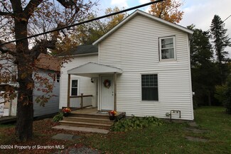 960 E Drinker St, Dunmore, PA 18512