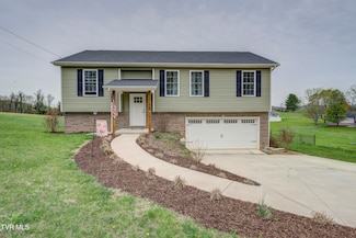 90 N Carr Ln, Fall Branch, TN 37656