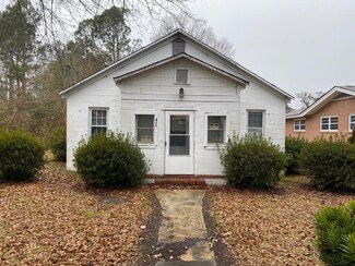 311 Charles Ave, Kingstree, SC 29556