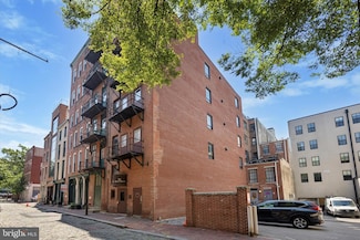 222 Church St Unit 3E, Philadelphia, PA 19106