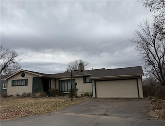 2123 N 8th St, Independence, KS 67301