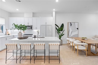 2132 Skylar Place, Irvine, CA 92606