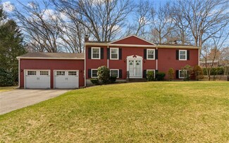 17 Betsy Williams Cir, Johnston, RI 02919