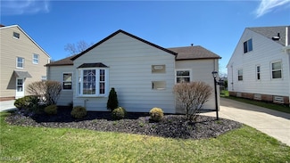 4325 W 219th St, Cleveland, OH 44126