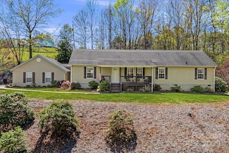 54 Golddigger Dr, Candler, NC 28715