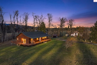 2844 McArthur Lake Rd, Naples, ID 83847