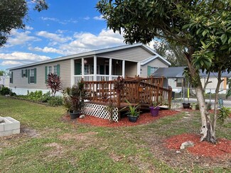 1027 11th St, Okeechobee, FL 34974