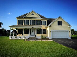 39 Mountain View Dr, Rouses Point, NY 12979