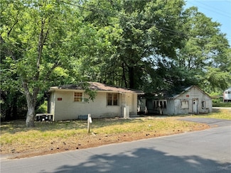 205 Oak Dr, Belton, SC 29627