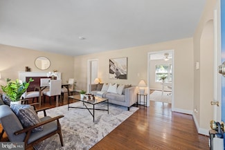 4419 Lakeview Dr, Temple Hills, MD 20748