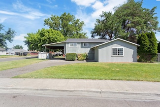 1621 S Fruitland St, Kennewick, WA 99337