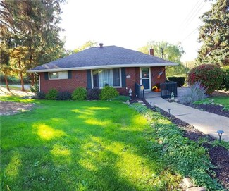 2000 Kentucky Ln, Rochester, PA 15074