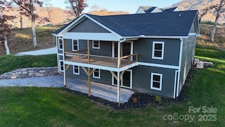 33 Gracie Rose St, Clyde, NC 28785