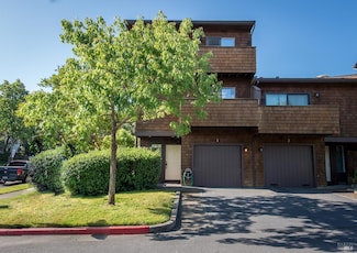 1 Liberty Ln, Petaluma, CA 94952