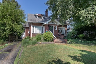 958 Woodward Ave, Akron, OH 44310
