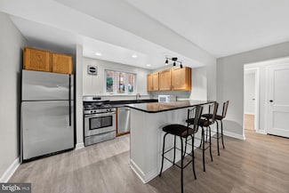 10403 Montrose Ave, Bethesda, MD 20814