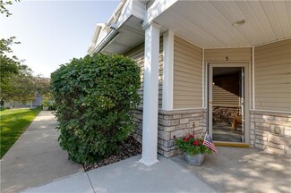 2221 Hart Ave Unit 5, Des Moines, IA 50320