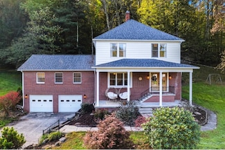 1116 E Grafton Rd, Fairmont, WV 26554