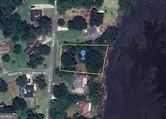 480 Mary's Dr, Woodbine, GA 31569